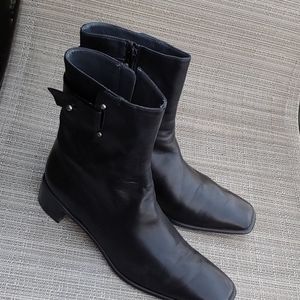 Stuart Weitzman leather boots... Great condition